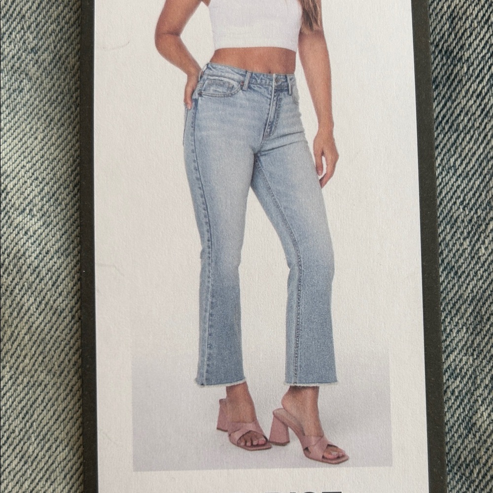 NEW 🆕 BCBG Light Blue Women's Jeans Mid rise kick flare size 0 / 24